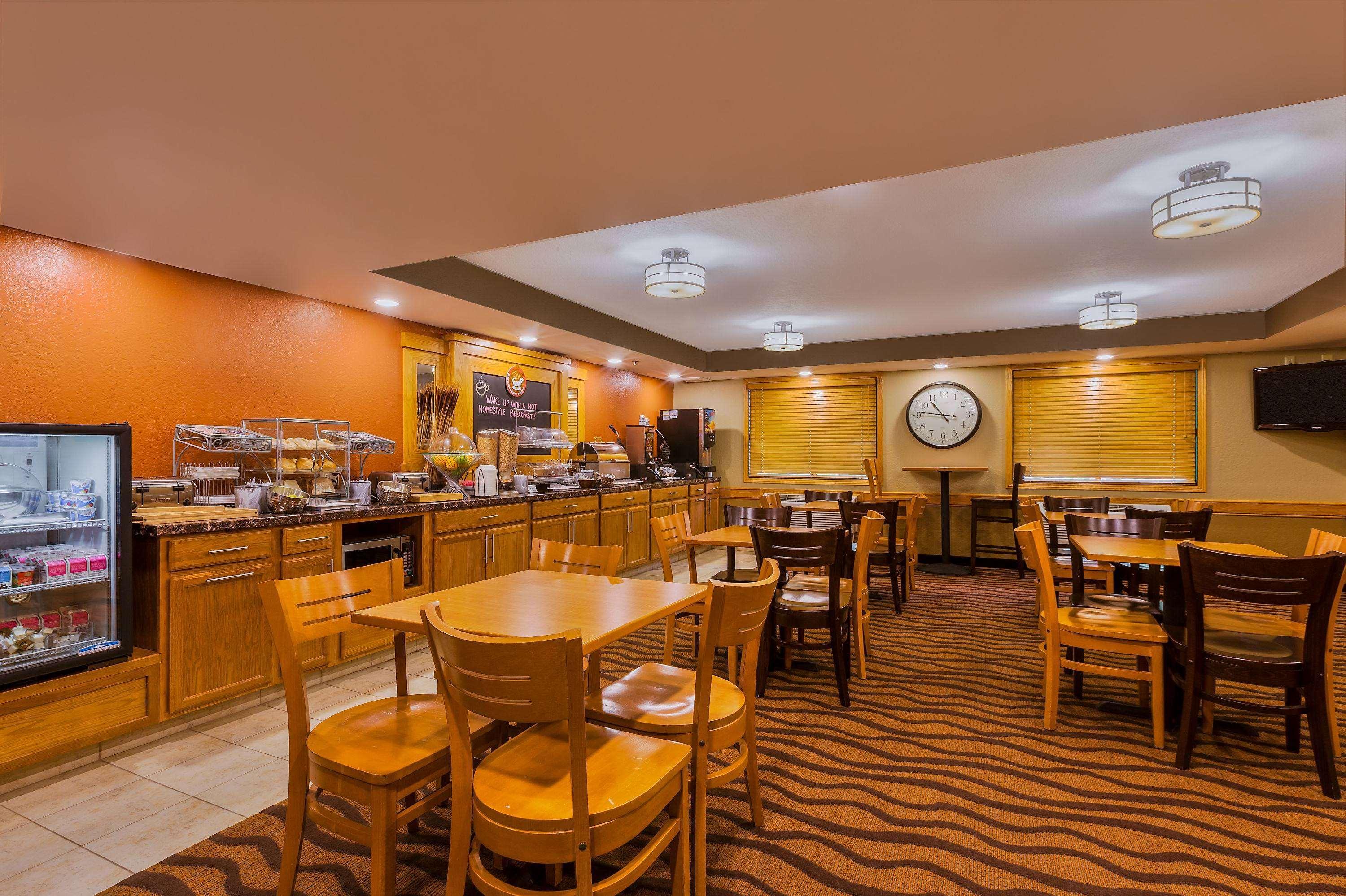 Americinn By Wyndham Algona Bagian luar foto