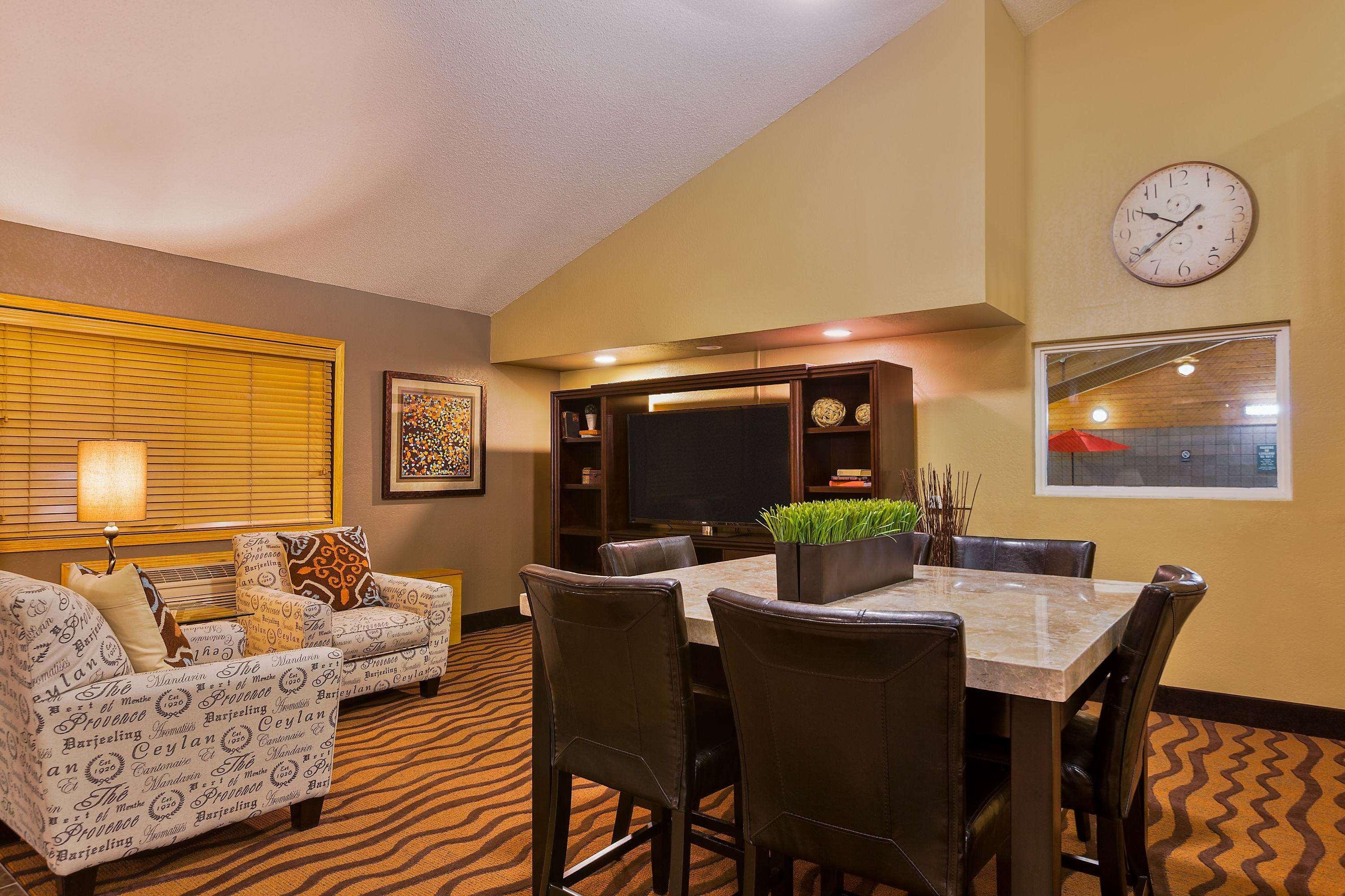 Americinn By Wyndham Algona Bagian luar foto